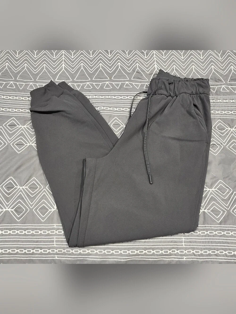 Lululemon Keep Moving Jogger In Rhino Grey Size 4